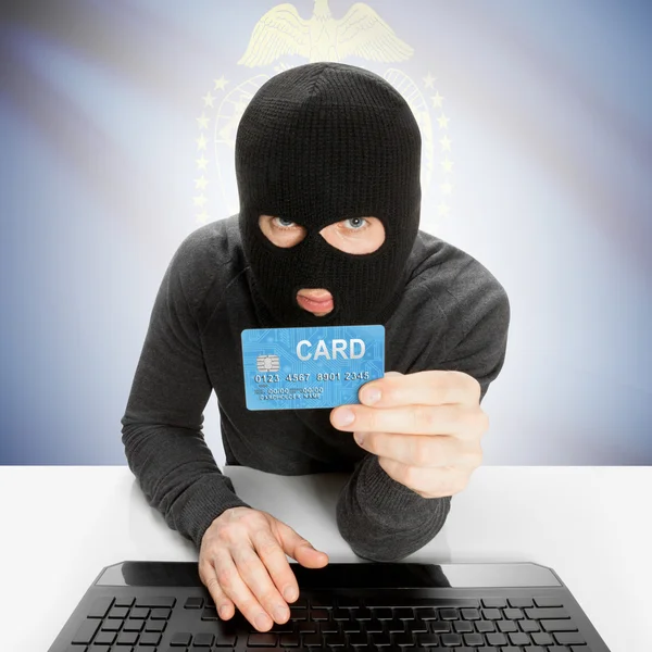 Hacker houden creditcard met ons vlag - Oregon — Stockfoto