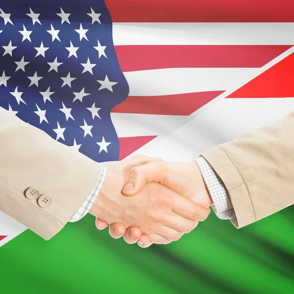 Podnikatelé handshake - USA a Maďarsko — Stock fotografie