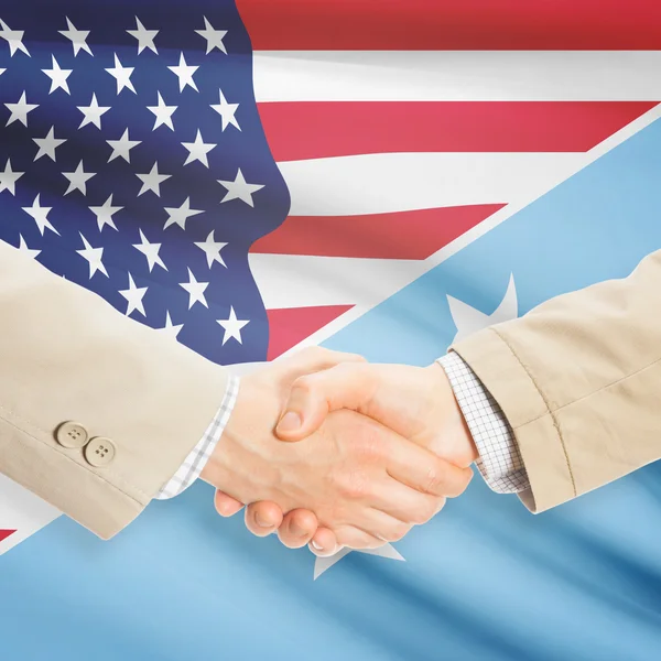 Zakenlieden handdruk - Verenigde Staten en Micronesia — Stockfoto