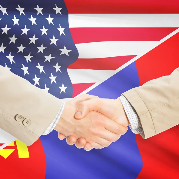 Apretón de manos de hombres de negocios - Estados Unidos y Mongolia — Foto de Stock
