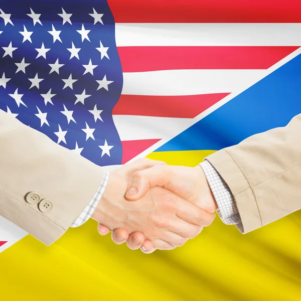 Apretón de manos de hombres de negocios - Estados Unidos y Ucrania — Foto de Stock