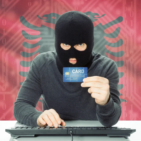 배경-알바니아에 국가 플래그와 함께 사이버 범죄의 개념 — 스톡 사진