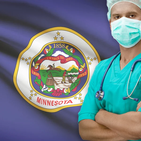 Chirurgien avec nous indique les drapeaux sur la série de fond - Minnesota — Photo