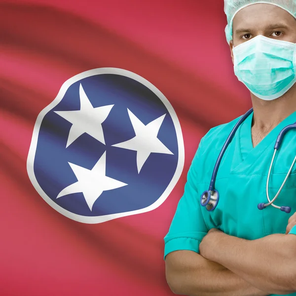Surgeon with US states flags on background series - Tennessee — Stock Photo, Image