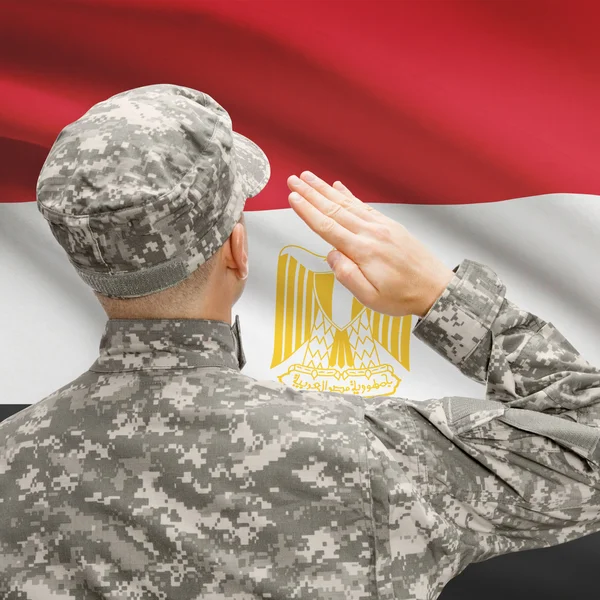 Soldier in hat facing national flag series - Egypt — Stock Photo, Image