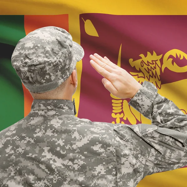 Soldat im Hut vor Nationalflagge Serie - Sri Lanka — Stockfoto