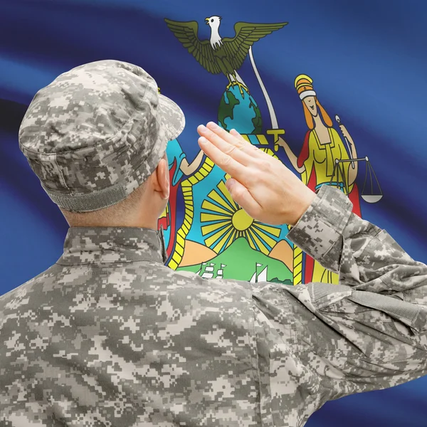 Soldaten salutieren uns Status-Flag Serie - New York — Stockfoto