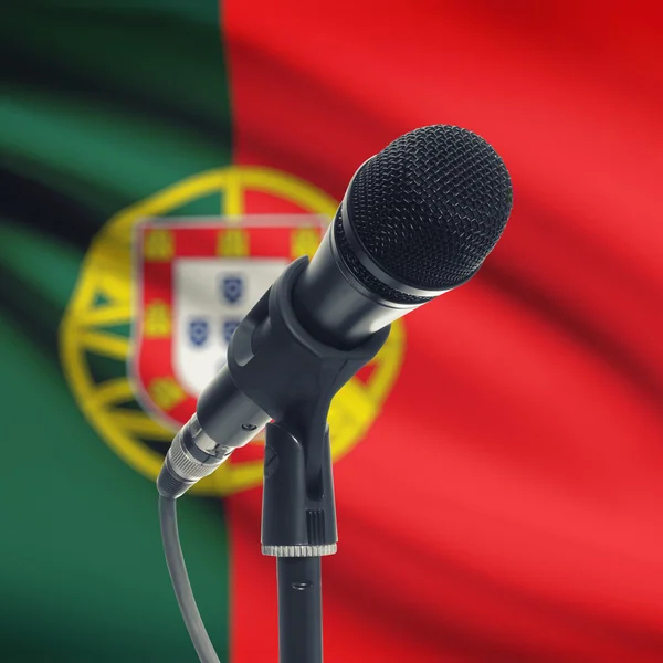 Mikrofon på stativ med flaggan på bakgrund - Portugal — Stockfoto