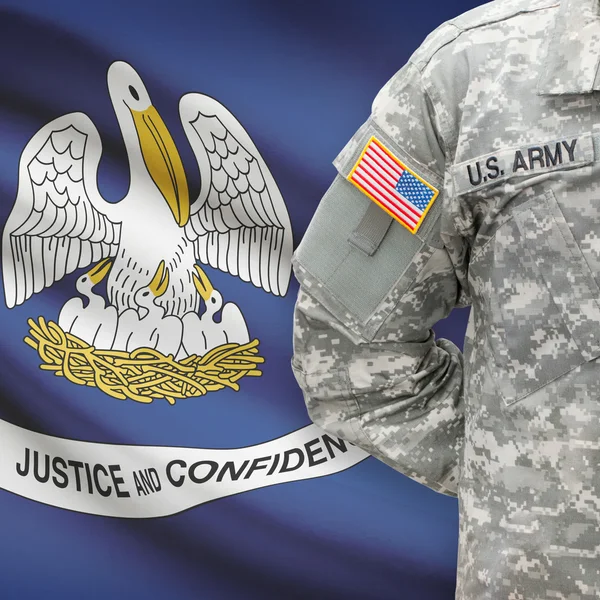 Американский солдат с нами государства флага серии - Луизиана — стоковое фото