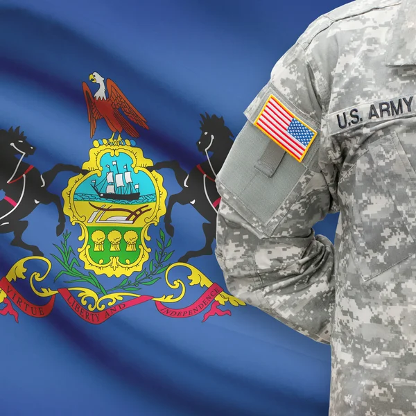 Soldado americano con nosotros serie bandera de estado - Pennsylvania — Foto de Stock