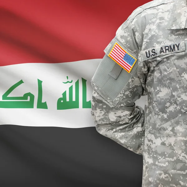 Soldato americano con serie di bandiera - Iraq — Foto Stock