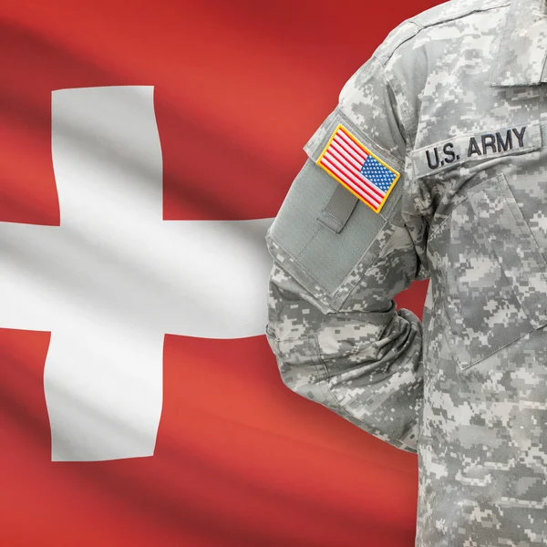 フラグ シリーズ - スイス連邦共和国でアメリカの兵士 — ストック写真
