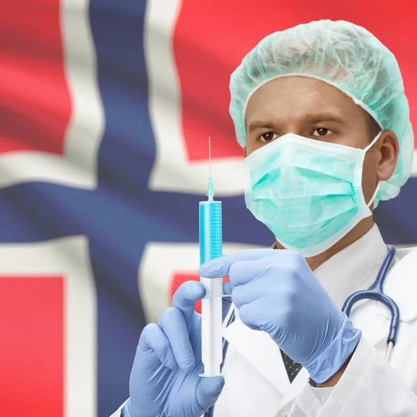 Medico con la siringa in mano e bandiere - Norvegia — Foto Stock