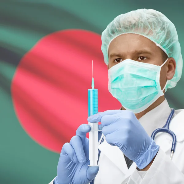 Medico con la siringa in mano e bandiere - Bangladesh — Foto Stock