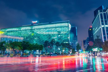 Seoul, Güney Kore - 16 Ağustos 2015: Bina, New City Hall of Seul Büyükşehir devlet 16 Ağustos 2015 geceleri Seul, Güney Kore'de vurdu.