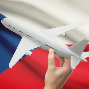 Uçağın içinde el ile arka plan serisi - Çek Cumhuriyeti bayrağı