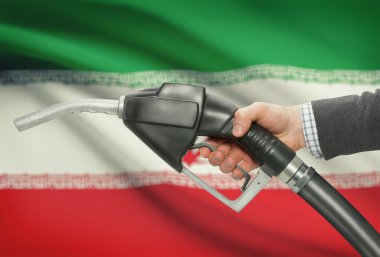 Pompa meme el ile arka plan - Iran Ulusal bayrağını yakıt.