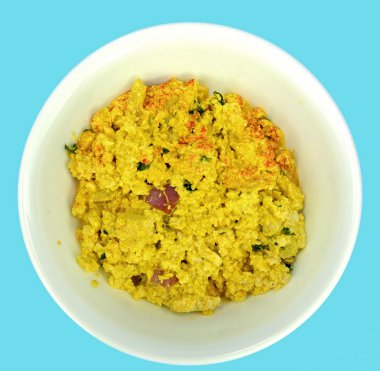 Tofu yumurta salatası