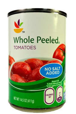 New York, Ny, ABD 2 Aralık 2014 Closeup eklendi tuz ile İtalyan domates konservesi.