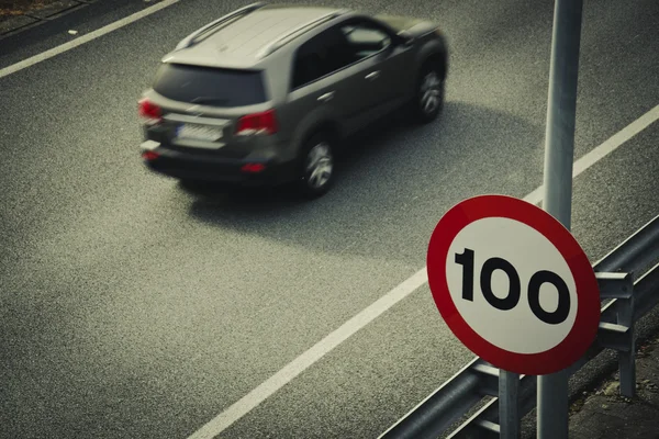 Дорожній знак для обмеження швидкості Стокова Картинка