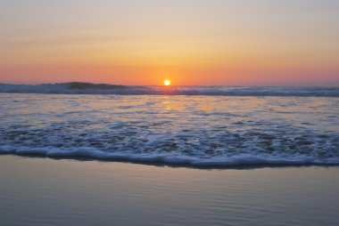 Atlantik kıyısında günbatımı