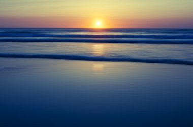 Atlantik kıyısında günbatımı