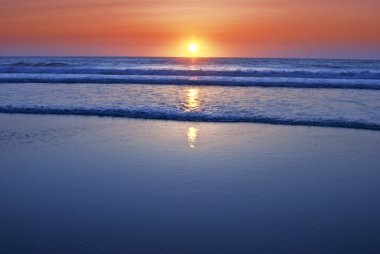 Atlantik kıyısında günbatımı