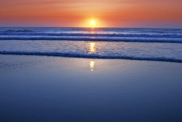 Puesta de sol en la costa atlántica — Foto de Stock