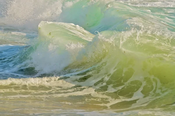 Splash wave on the beach. — Stock Photo, Image