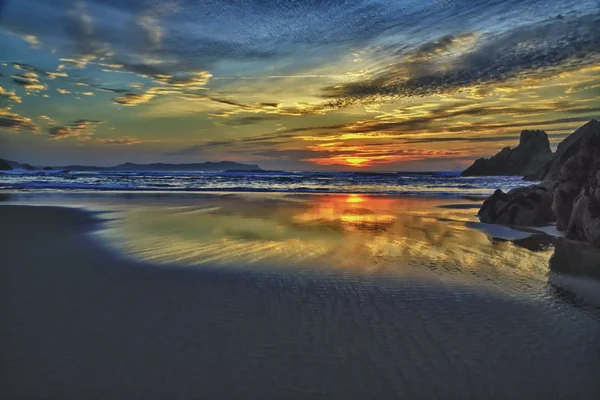 Atlantik kıyısında günbatımı. — Stok fotoğraf