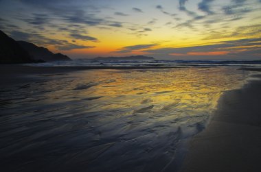 Atlantik kıyısında günbatımı.