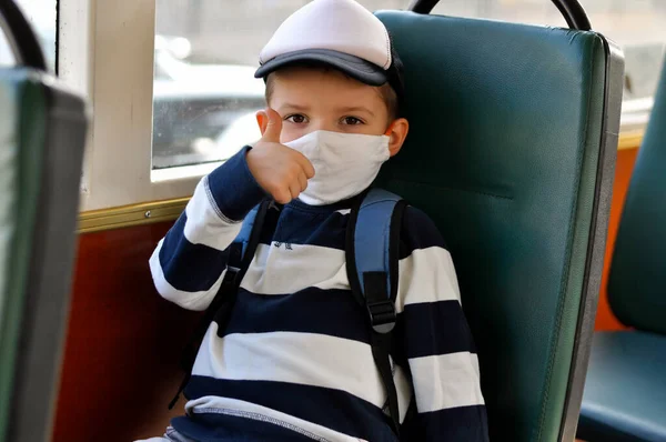 Lindo Niño Cuatro Años Edad Preescolar Una Máscara Algodón Protección — Foto de Stock