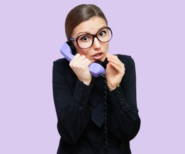 Telefonda kız Sekreter dedikodu