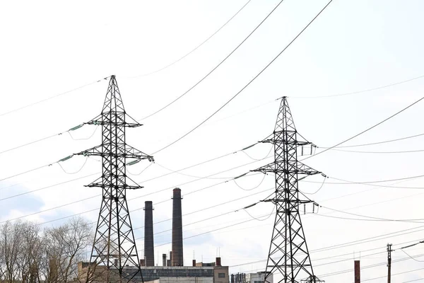 yüksek voltaj güç hatları