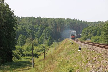 Yük trenli dizel lokomotif