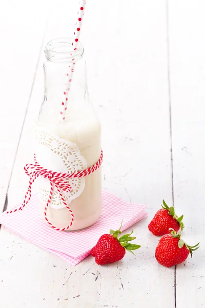 Healthy milkshake or drink with fruits — Stock Photo, Image