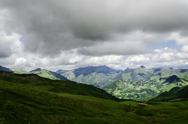 Bekijken van de bergen in Spanje — Stockfoto