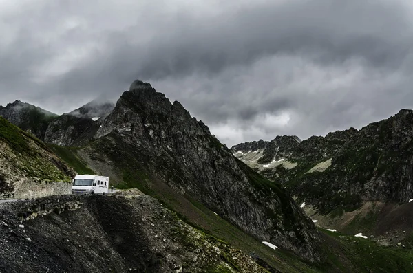 Pyrenäen Gebirgslandschaft — Stockfoto