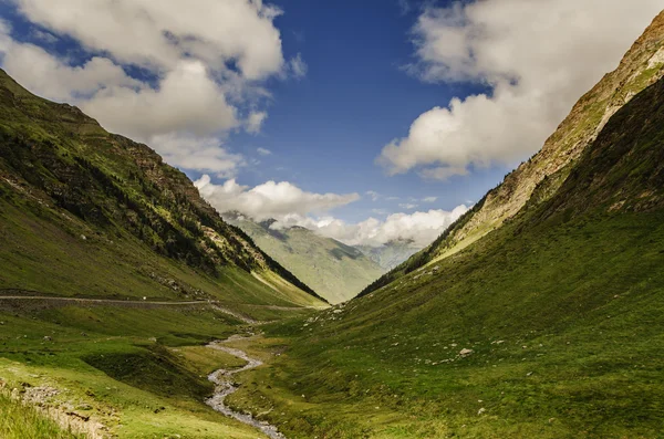 Hinunter ins Tal — Stockfoto