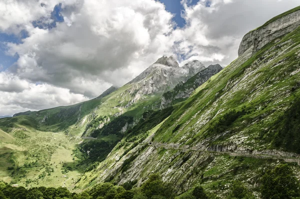 Pyrénées montagnes paysage — Photo