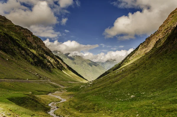 Hinunter ins Tal — Stockfoto