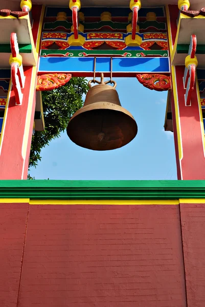 中国寺庙钟在一个神圣的位置 — 图库照片