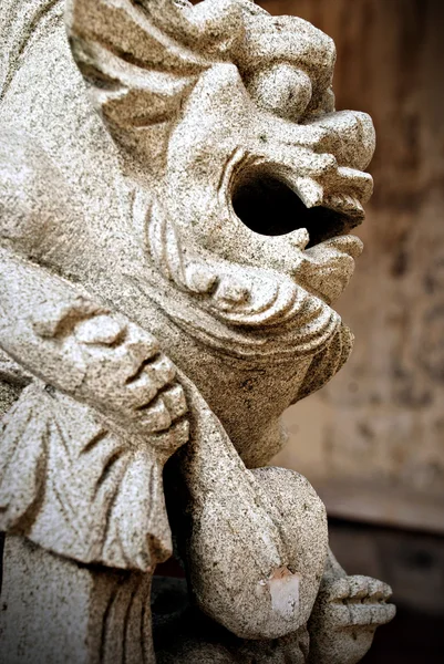 Shishi, a Traditional Chinese Guardian Lion Statue — Stock Photo, Image