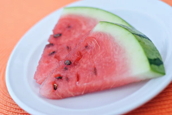 Twee sneetjes watermeloen Fruit — Stockfoto