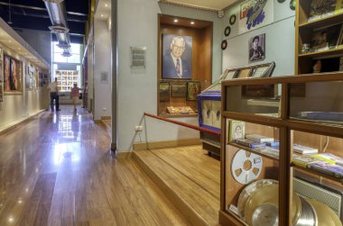 Guayaquil, Guayas, Ekvador - Kasım 2013: Müzik Müzesi 'nin içinde kentteki antik müzik tarihi sergilenmektedir..