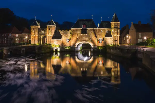 Hollanda Nın Utrecht Ilindeki Amersfoort Kentindeki Koppelpoort Ortaçağ Kapısının Manzarası — Stok fotoğraf