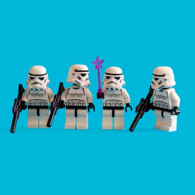 Minyatür Lego Askerleri figürleri, mavi arkaplanda Star Wars klonları 