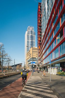 Rotterdam, Hollanda 'nın ikinci büyük kenti ve belediyesidir.