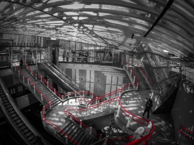 gebouw istasyonu, Rotterdam, Hollanda 'nın ikinci büyük şehir ve belediyesi.