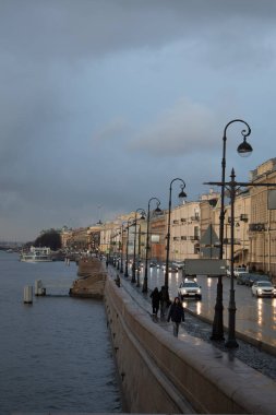 St. Petersburg 'daki İngiliz Barajı manzarası